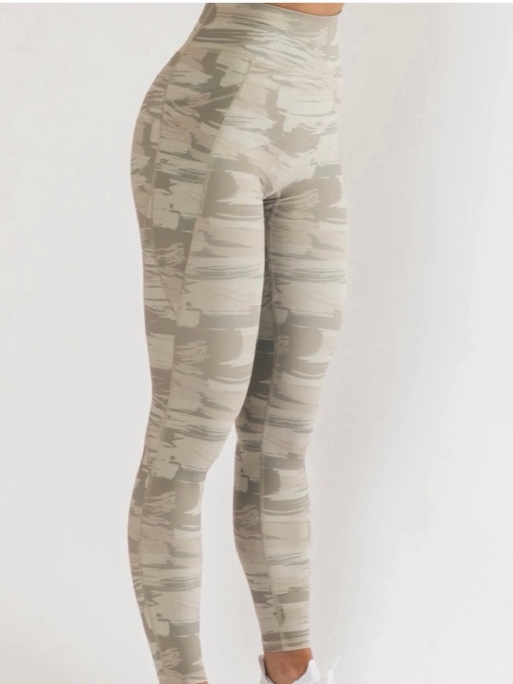 Alphalete Surface Pocket Leggings Desert Canvas Camo Tan Cream Activewear